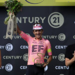 Pogačar ganó la etapa 14 y Carapaz avanzó al puesto 27 en la general del Tour
