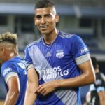 Richard Carapaz sube posiciones en la Etoile de Bessèges