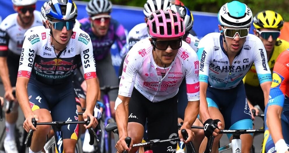 Terminó la etapa 7 del Giro de Italia 2025 donde Richard Carapaz cruzó la línea octavo y se metió en el ‘top ten’ de la clasificación.