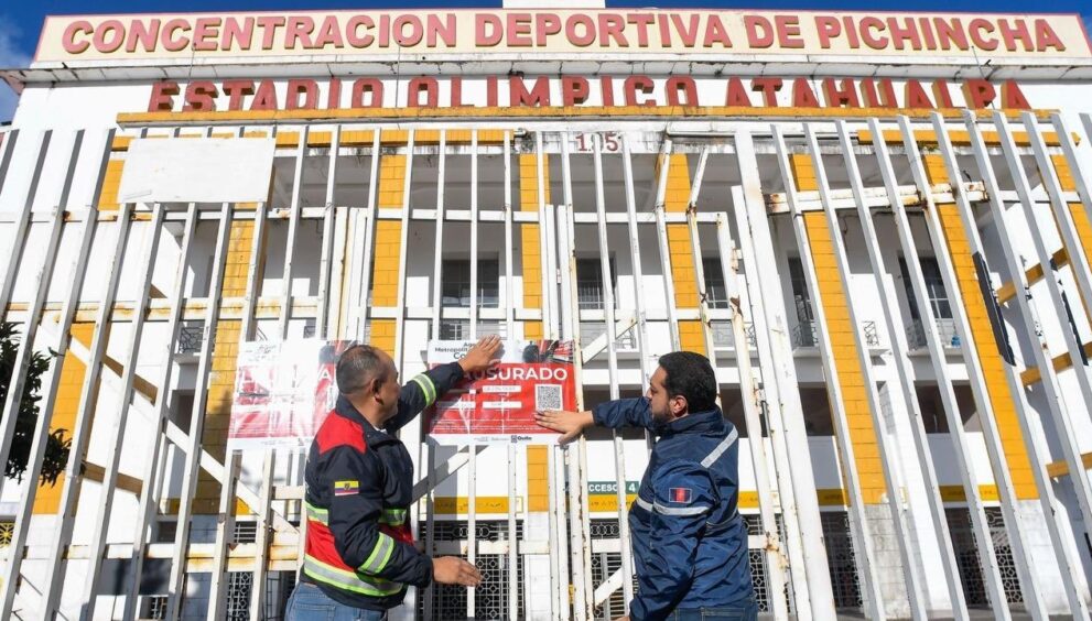 El Municipio de Quito y la Agencia Metropolitana de Control (AMC) clausuraron el estadio Olímpico Atahualpa el domingo 8 de junio por incumplir normas de seguridad, en especial las relacionadas con la prevención de incendios.